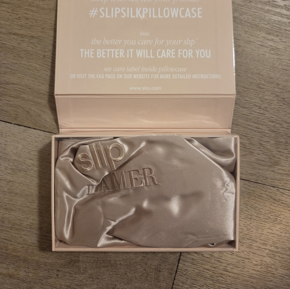 La Mer Slip Silk Pillowcase